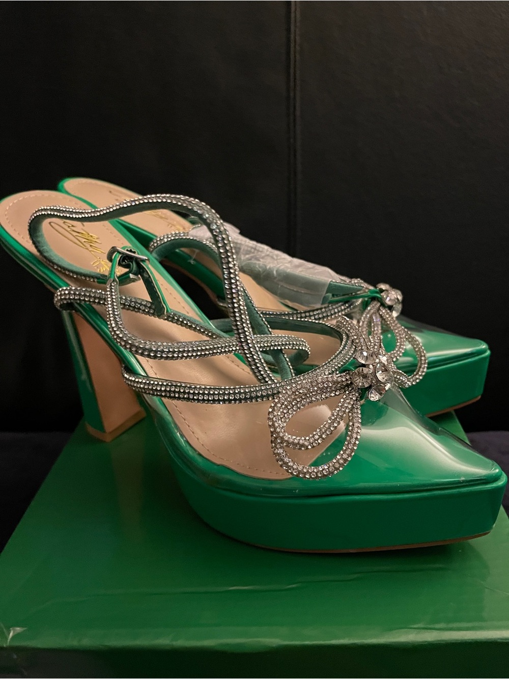 Cathy Din Ddk Shauna Crystal Bow Patent Women's Platform Heels Sz 8.5 — image 4 of 8